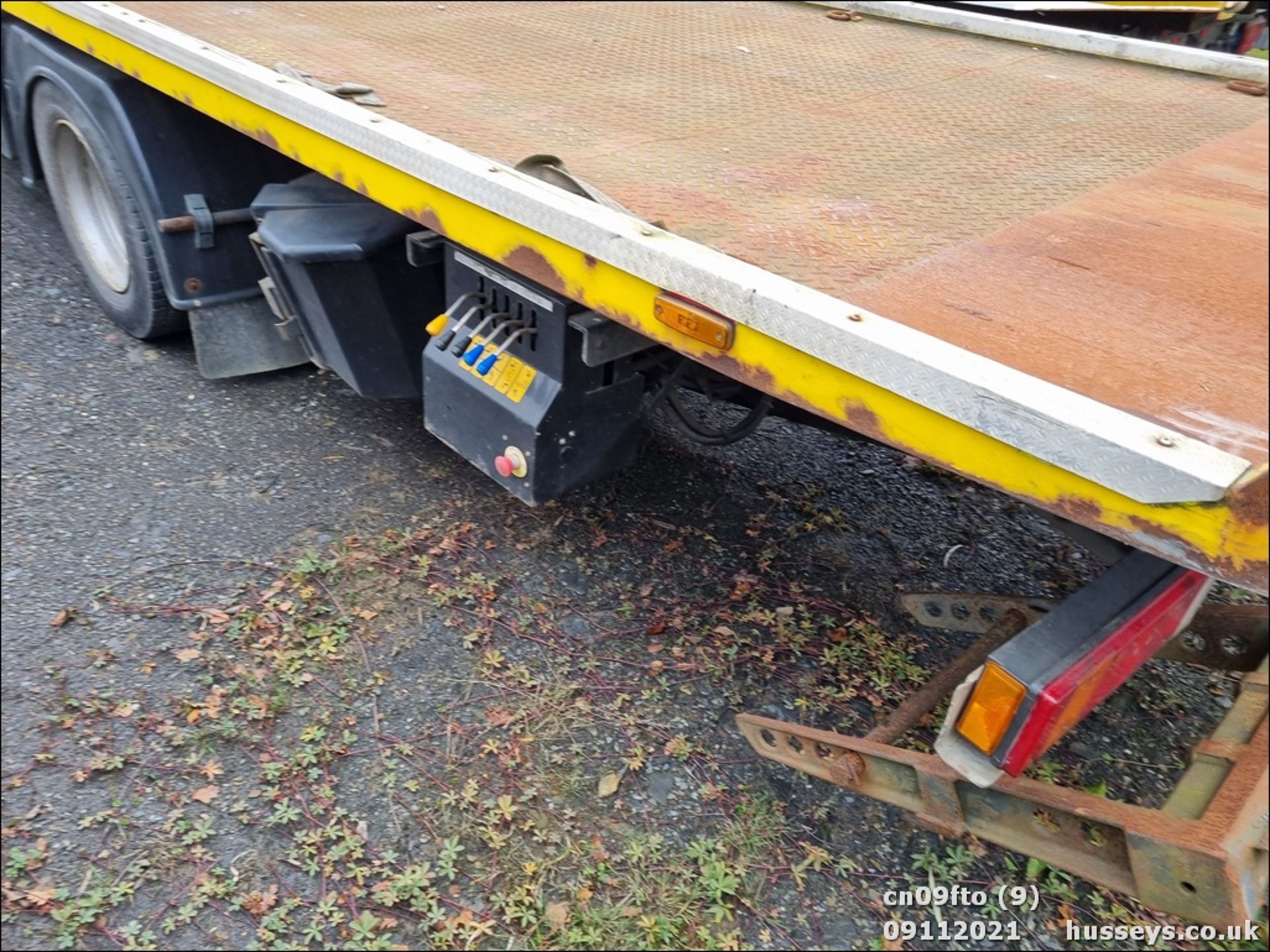 09/09 ISUZU TRUCKS FORWARD F120.240 - 7790cc Transporter (Yellow) - Image 9 of 20