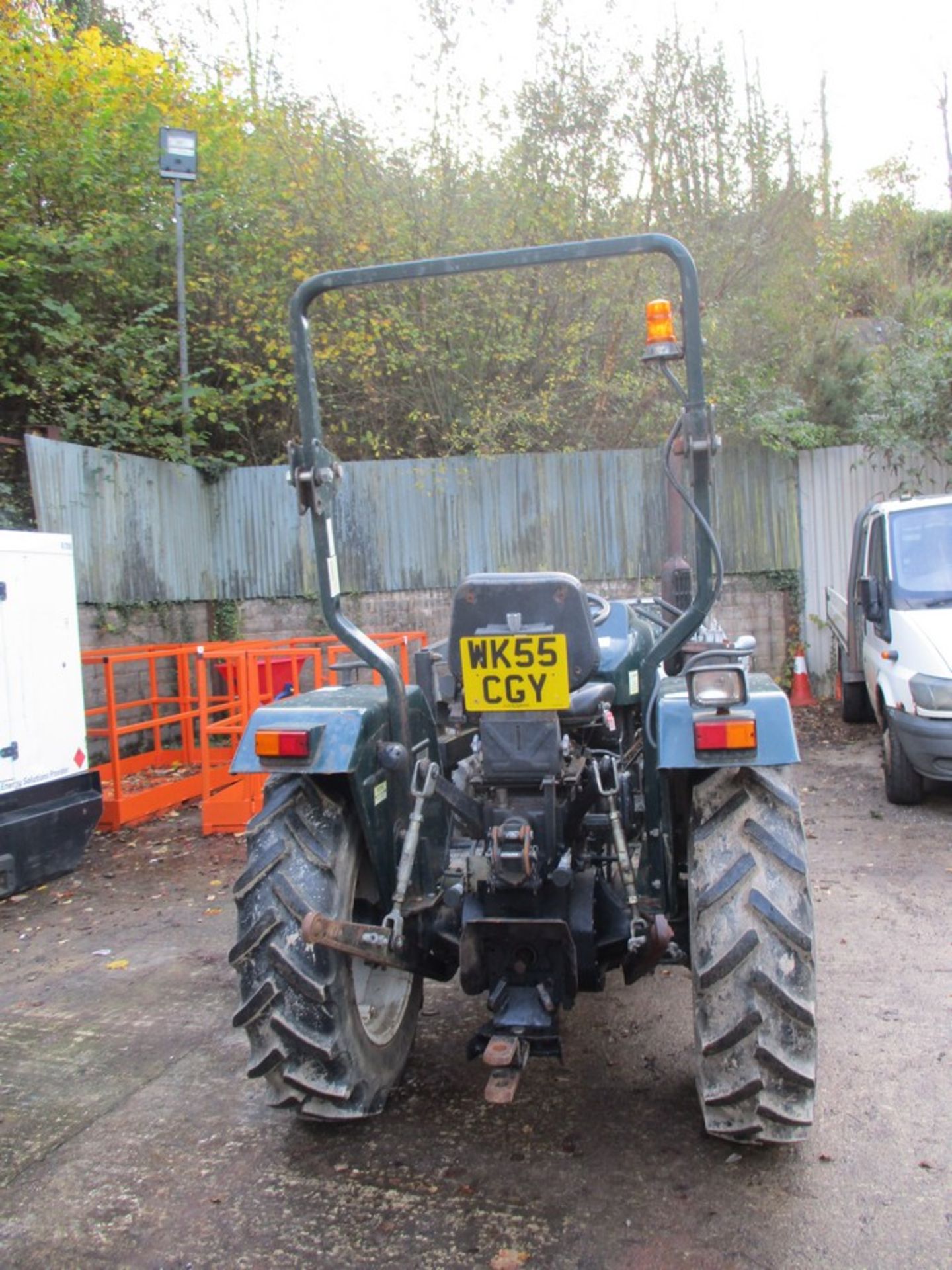 SHIRE 335 4X4 COMPACT TRACTOR C/W LOADER WK55 CGY C/W V5 - Image 7 of 11