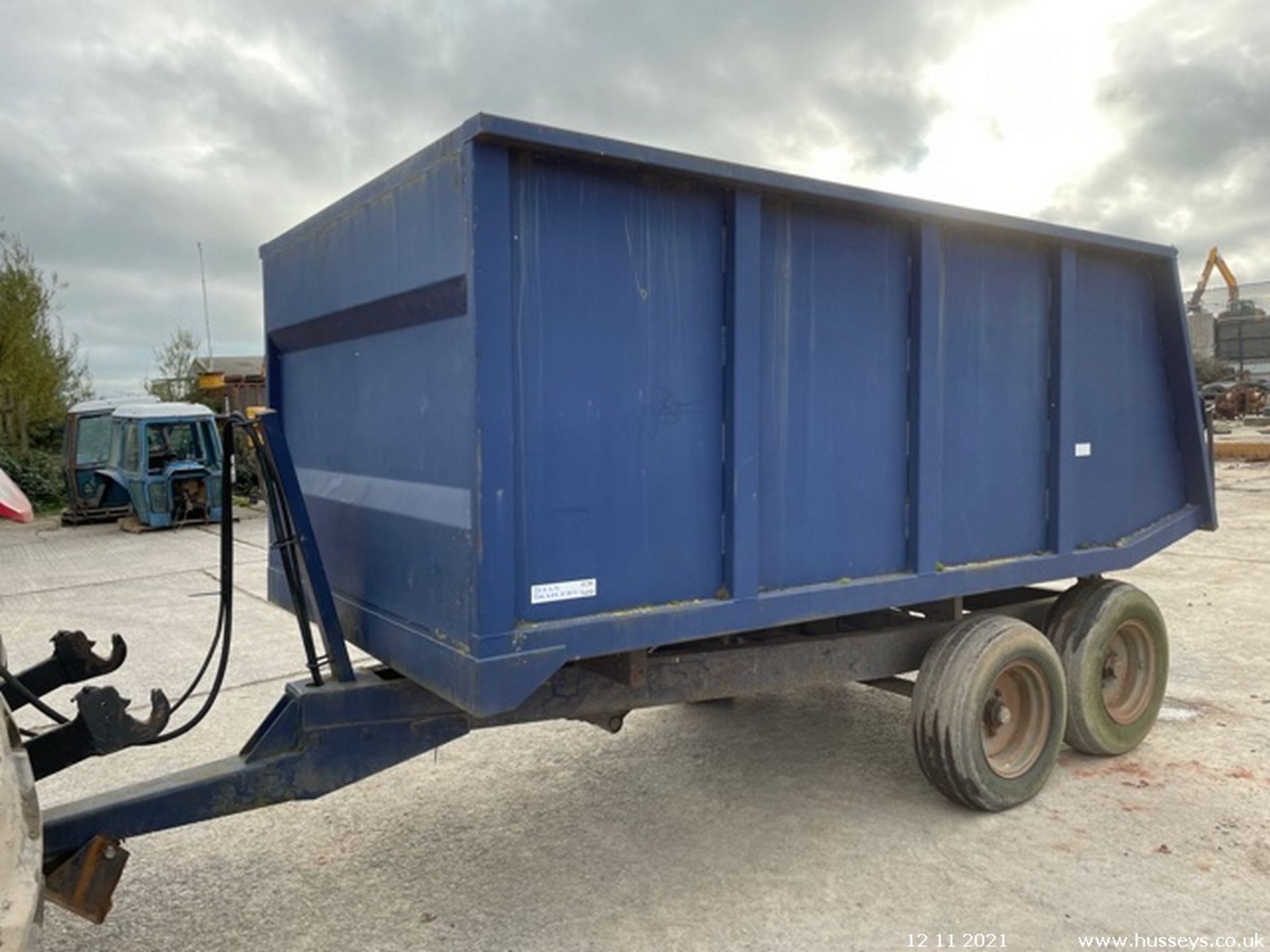 TITAN 8 TON TIPPING TRAILER