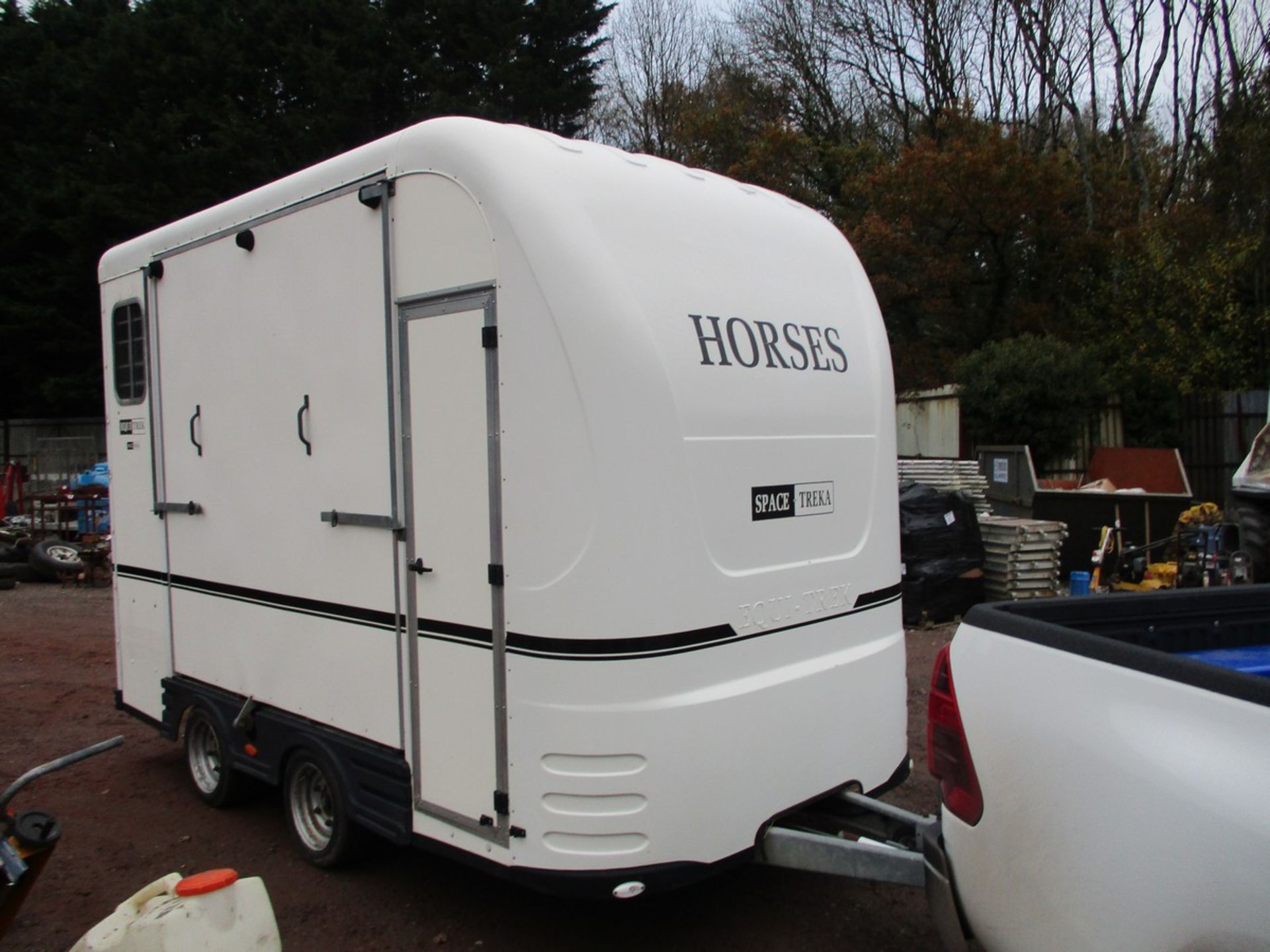 EQUI TREK SPACE TREKA L HORSE BOX 2005