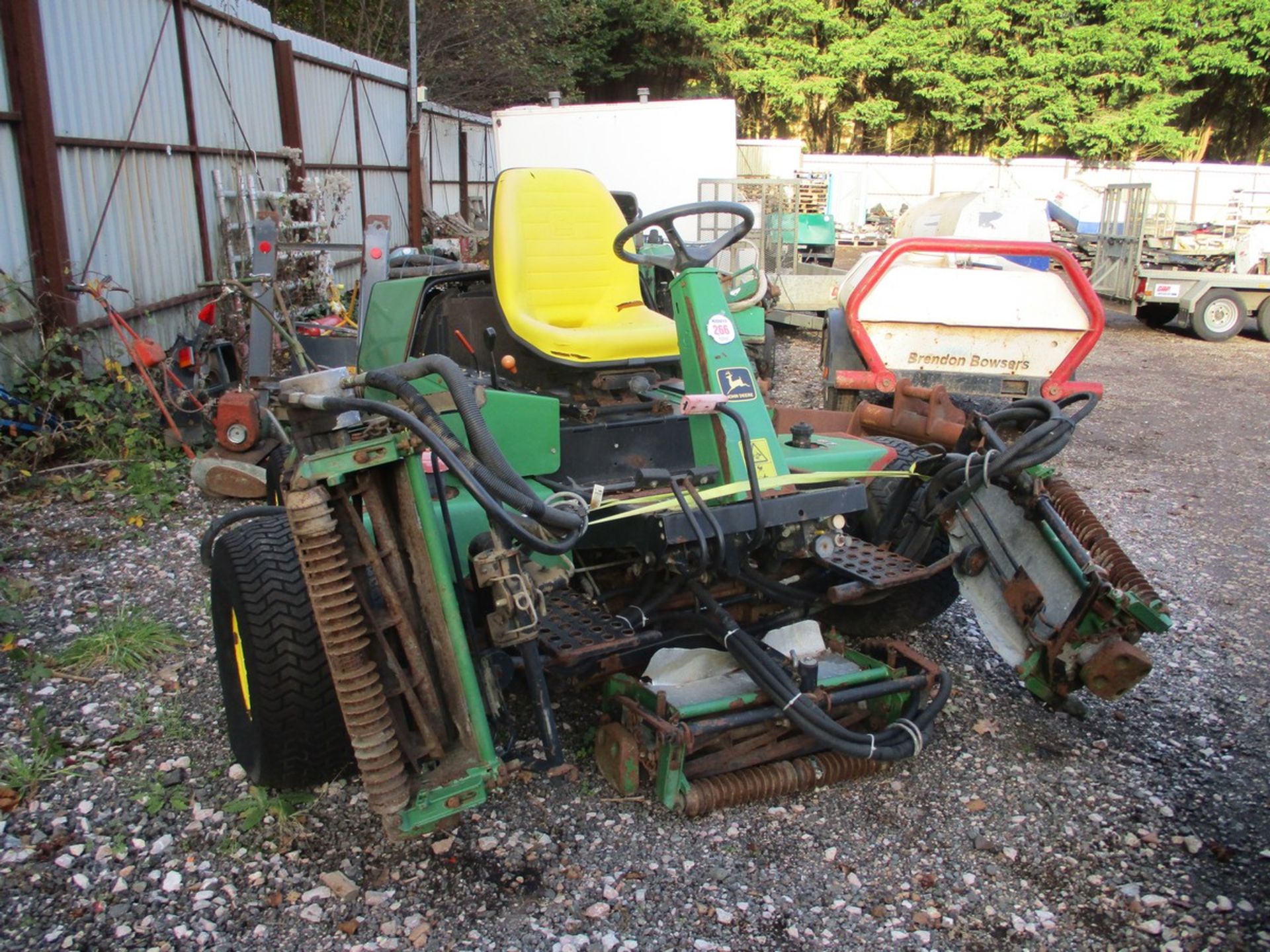 JOHN DEERE 3235A 5 GANG MOWER - Image 3 of 6