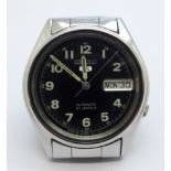 A gentleman's Seiko 5 military style automatic 21 jewels wristwatch