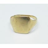 A 9ct gold ring, 4.3g, S, Birmingham 1955, with inscription