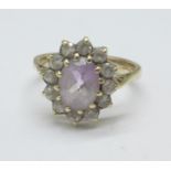 A 9ct gold cluster ring, 2.9g, K