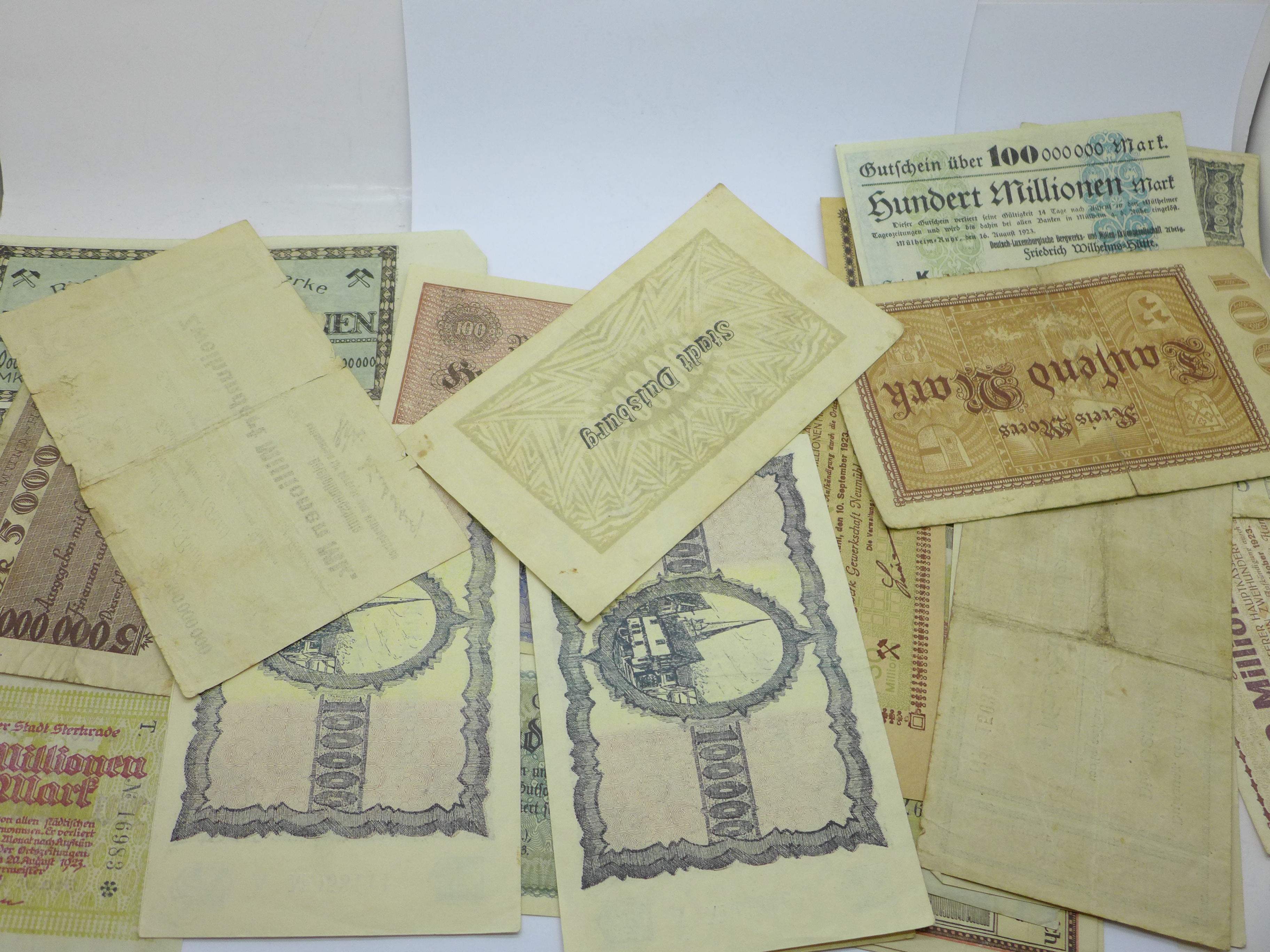 A collection of 27 German hyperinflation bank notes, most dated 1923 - Bild 2 aus 2