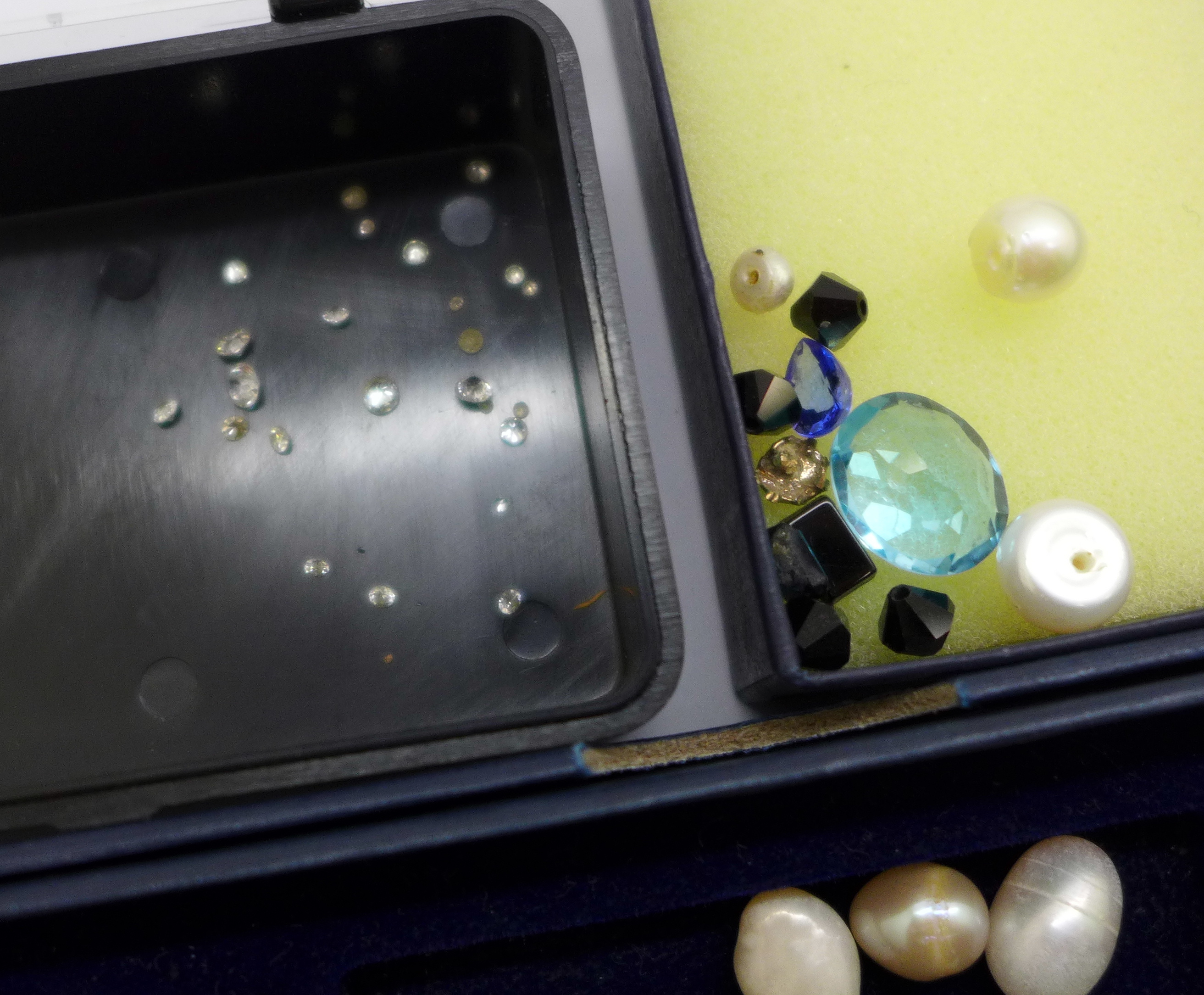 A collection gemstones, diamonds and pearls for remounting and repairs - Image 2 of 5