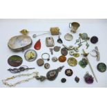 A collection of jewellery, etc., (some for spares or repair)