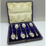 A set of six silver spoons, Sheffield 1910, 57g