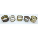 Five silver napkin rings, 103g, one a/f