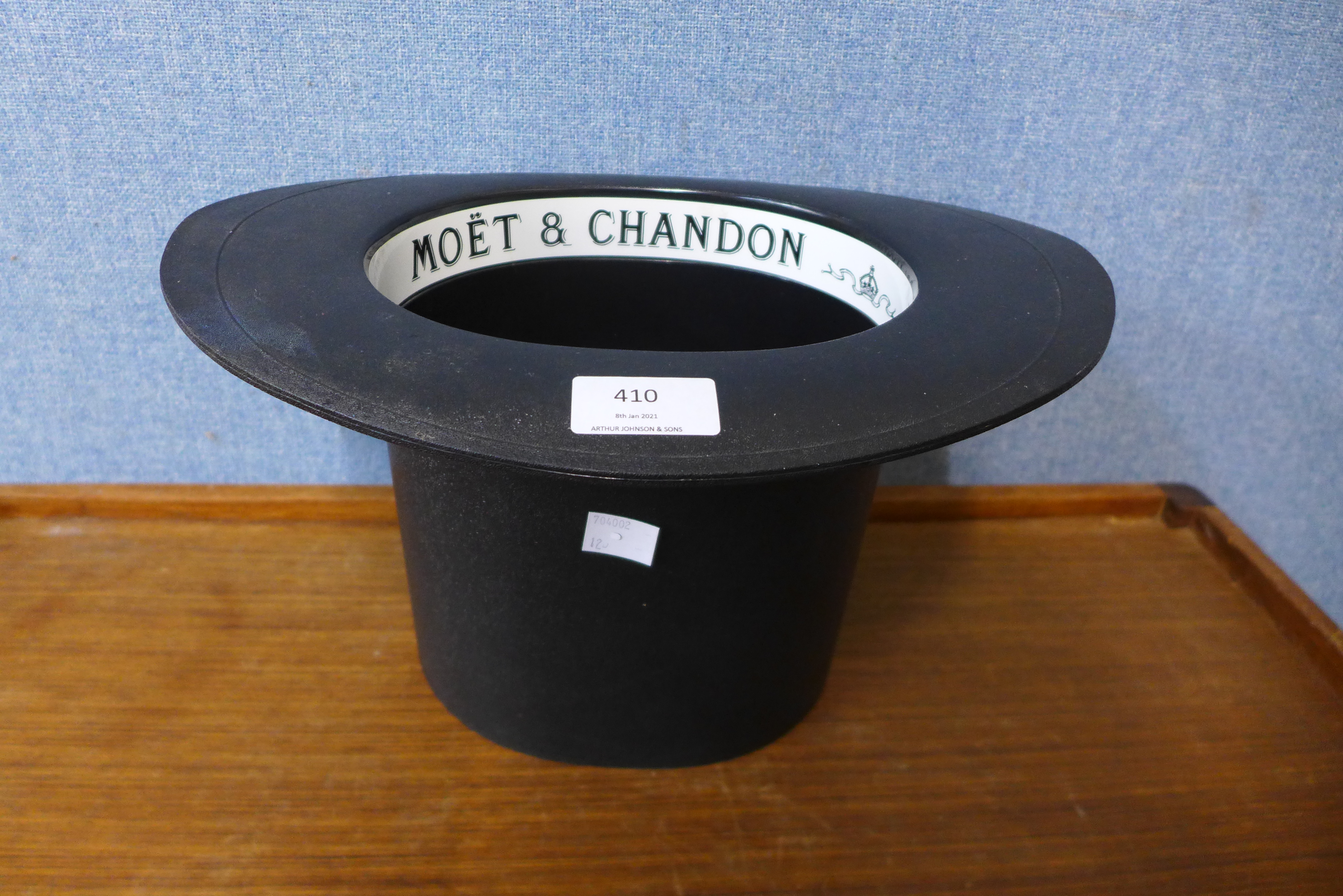 A Moet & Chandon "Top Hat" Champagne cooler