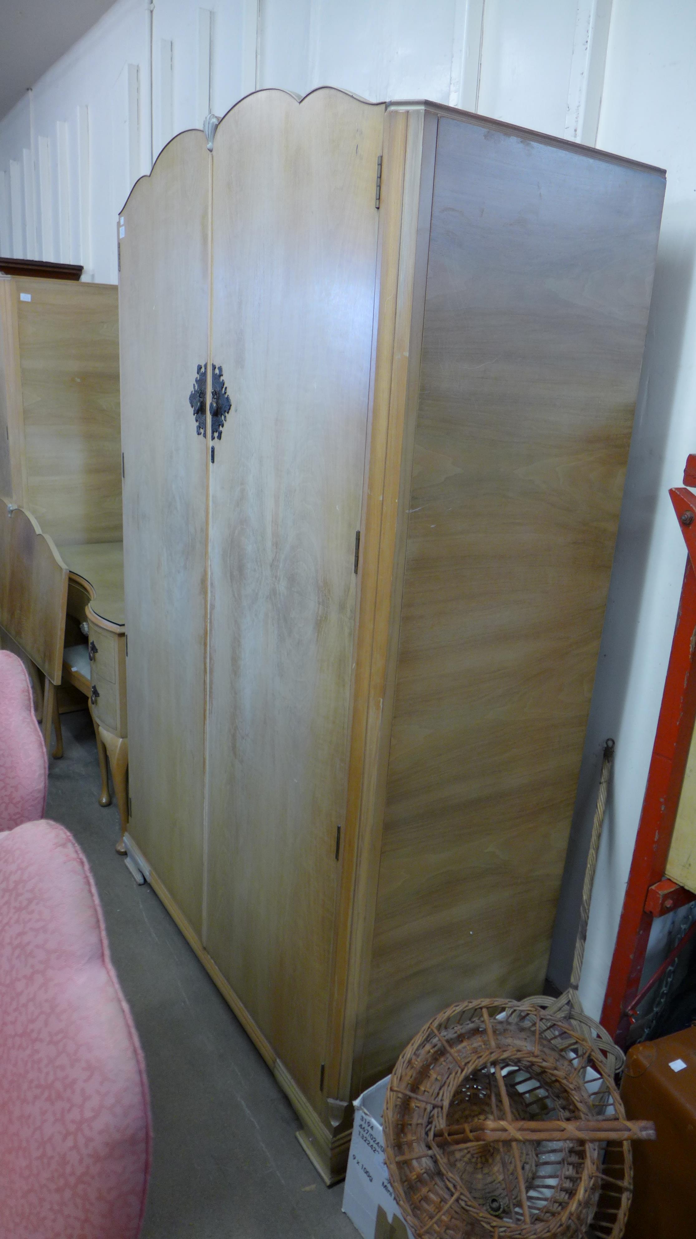 A bleached walnut five piece bedroom suite - Image 3 of 4