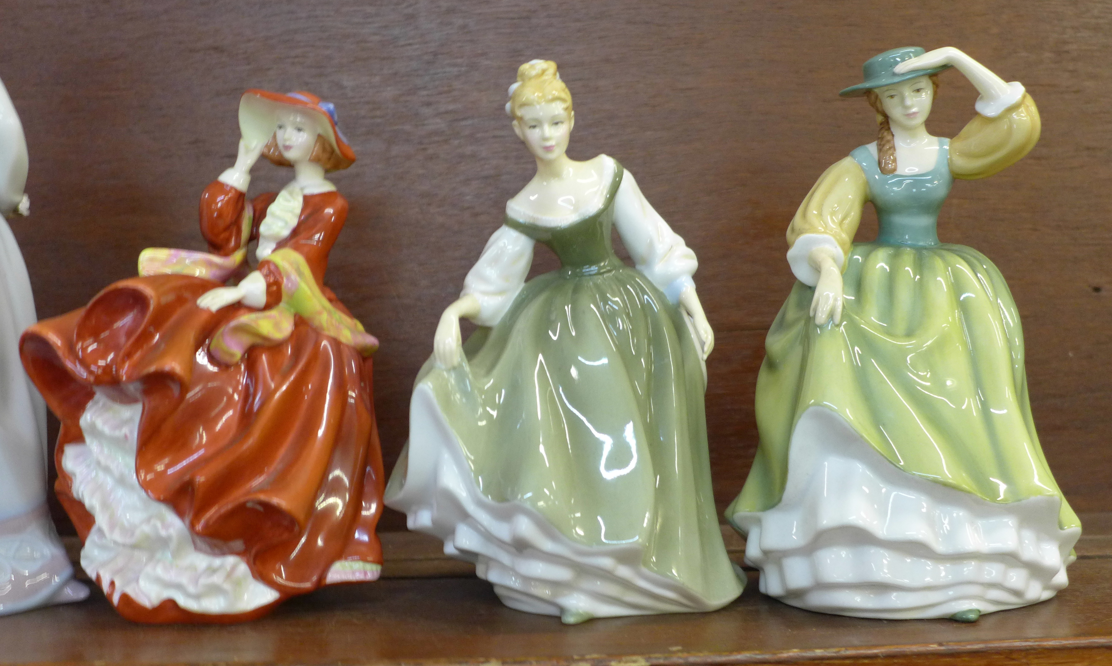 Five Royal Doulton Pretty Ladies figures and a Lladro figure, all boxed - Bild 3 aus 4