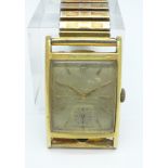 An 18ct gold cased Girard Perregaux dress wristwatch with curved case, 22mm case