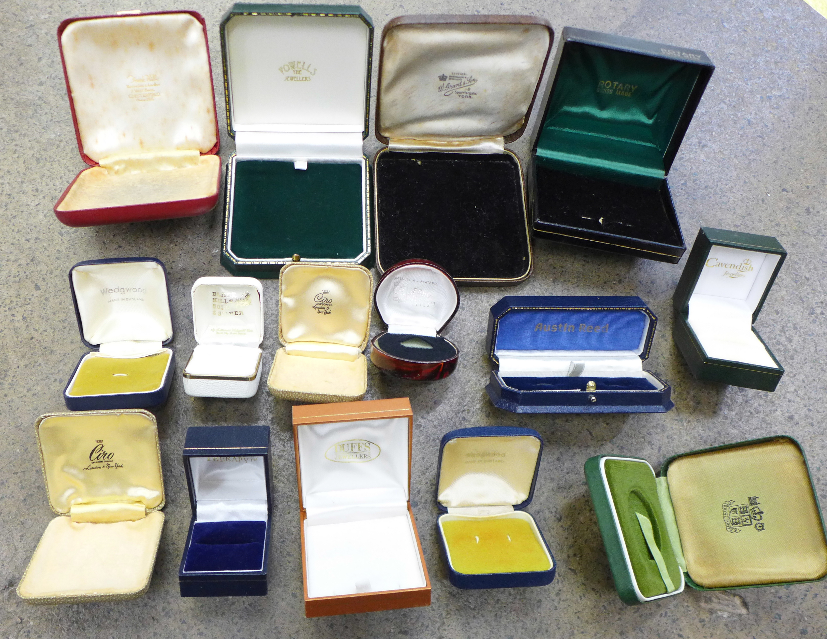 A collection of jewellery boxes - Bild 2 aus 5