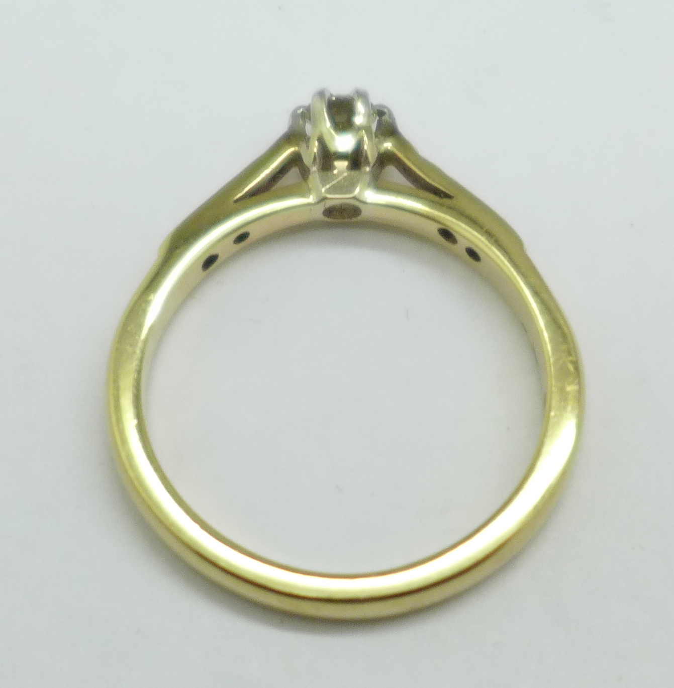A 9ct gold and nine stone diamond ring, 3g, P, main stone approximately 0.25carat weight - Image 3 of 3