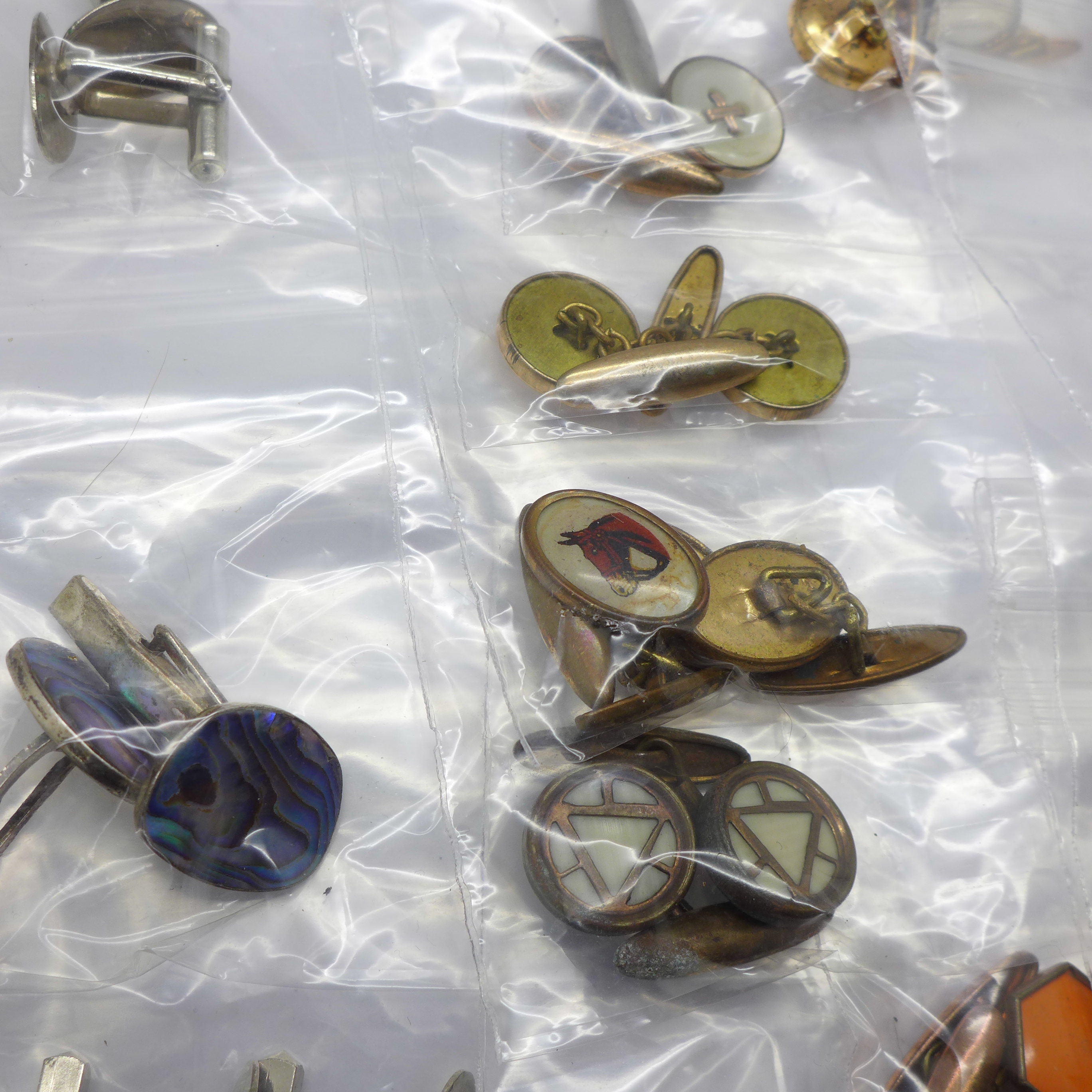 A collection of cufflinks and studs/buttons - Bild 3 aus 5