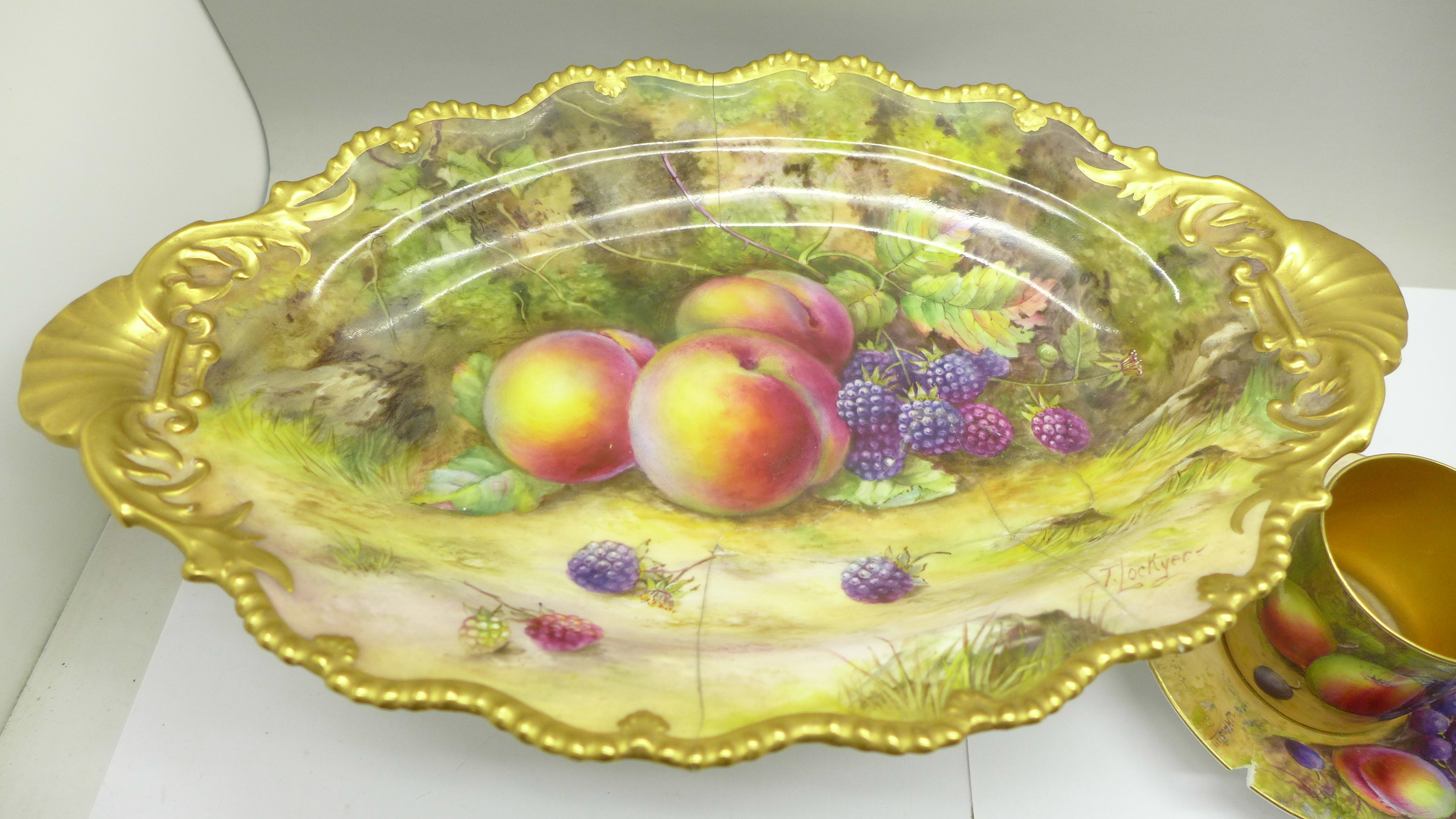 A Royal Worcester pedestal dish, hand decorated with fruit and signed T. Lockyer, (Thomas), 31. - Image 2 of 7