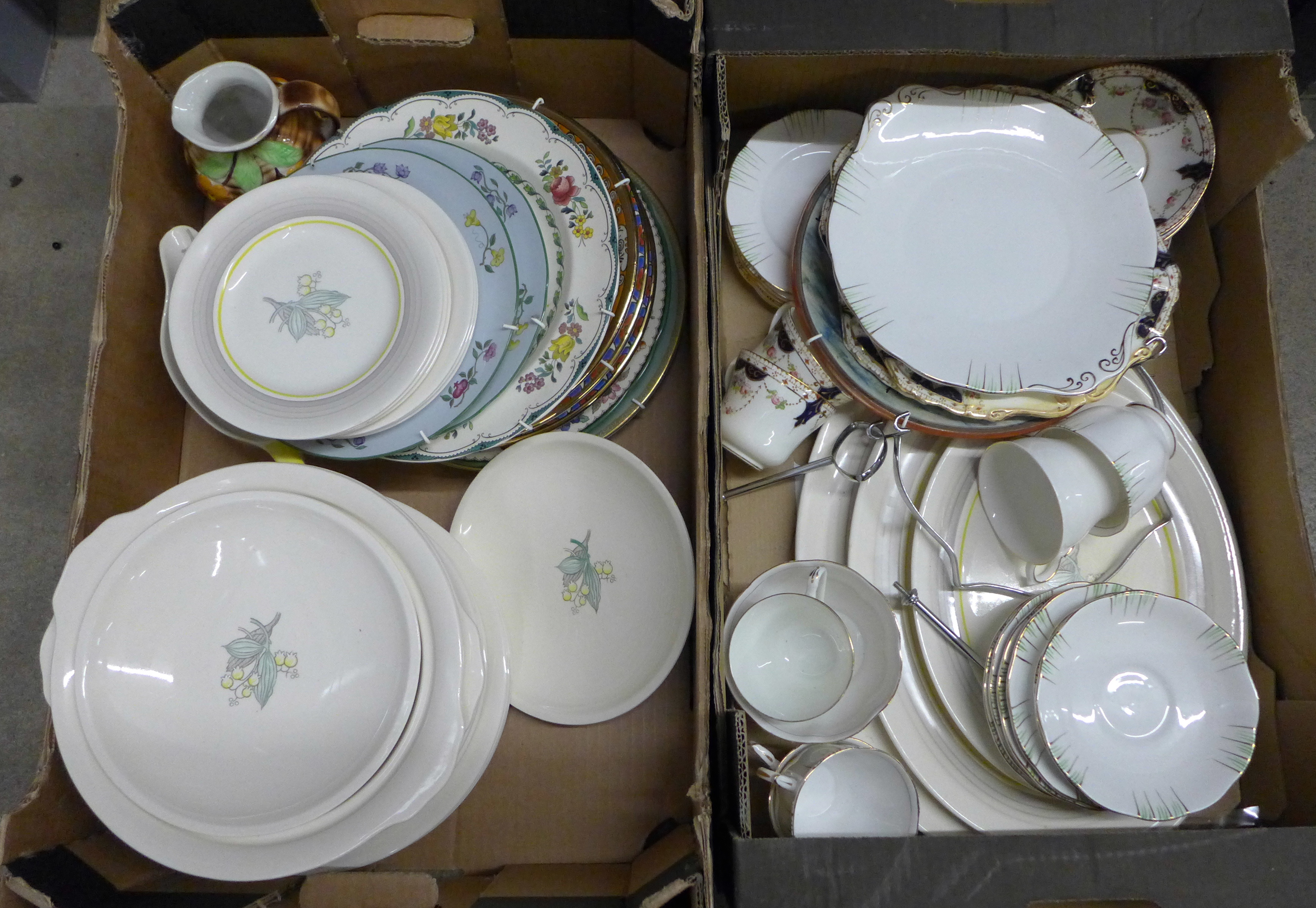 Gray's Pottery Art Deco dinnerwares, other Art Deco teawares, etc. **PLEASE NOTE THIS LOT IS NOT