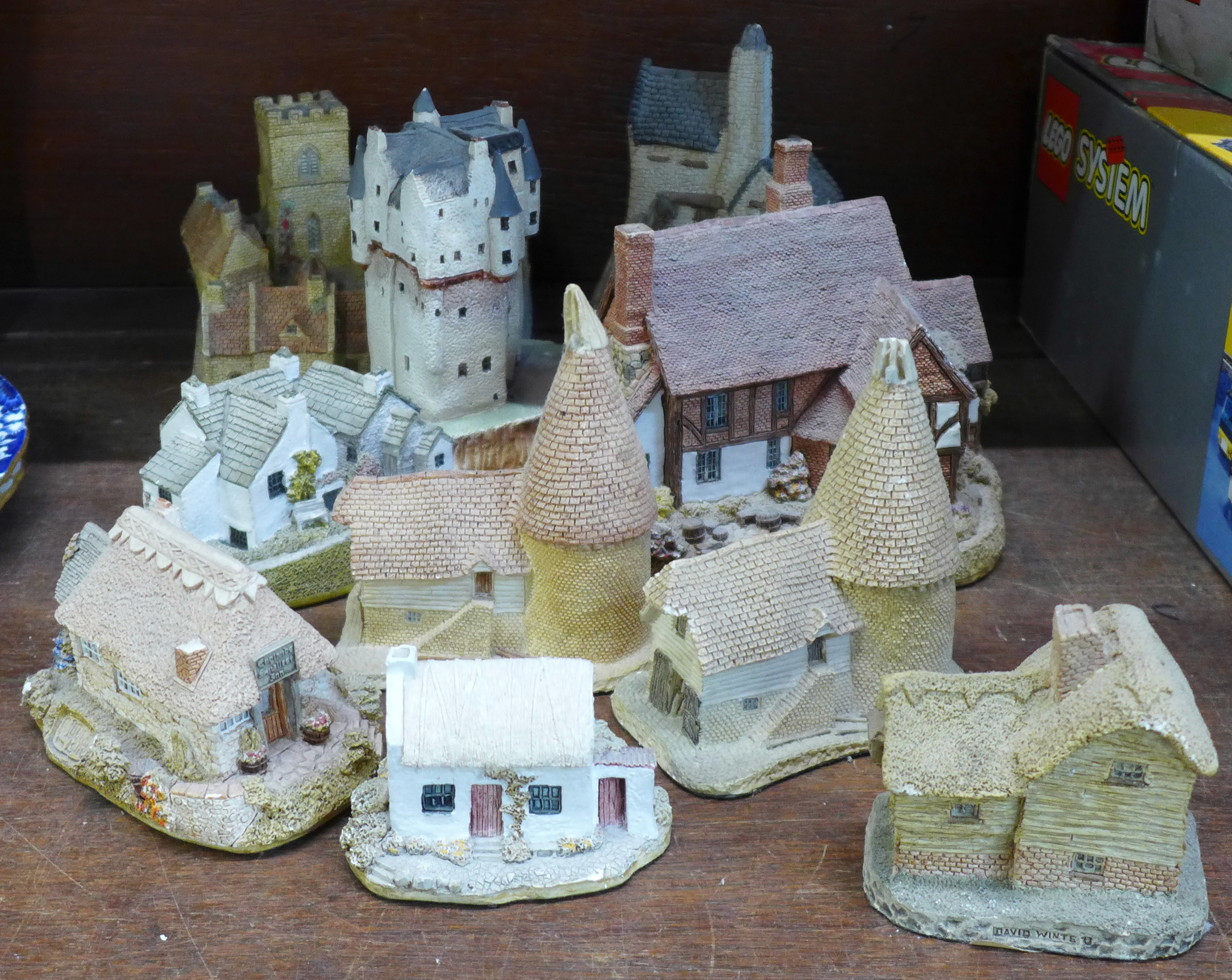 A collection of cottage ornaments, seven David Winter, nine Lilliput Lane and two others, (small