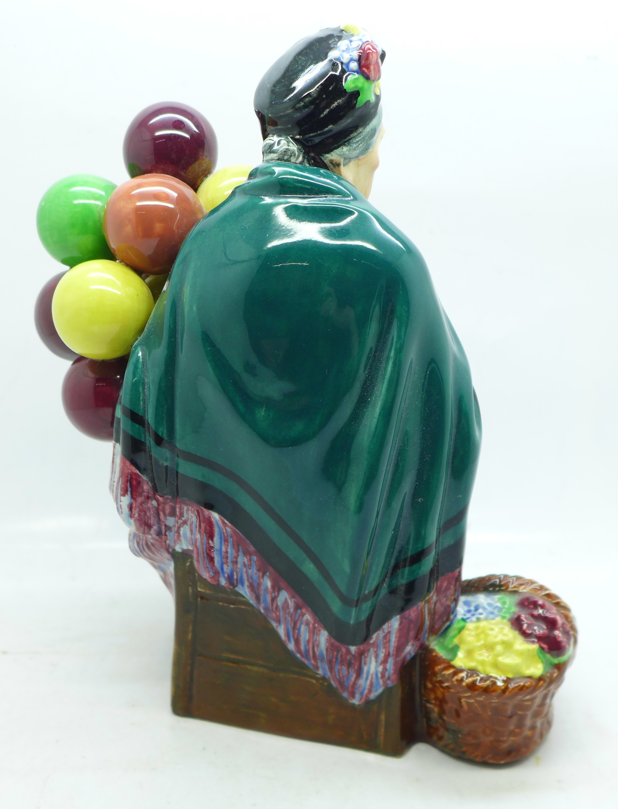 A Royal Doulton figure, The Old Balloon Seller, H1315, 20cm - Bild 3 aus 4