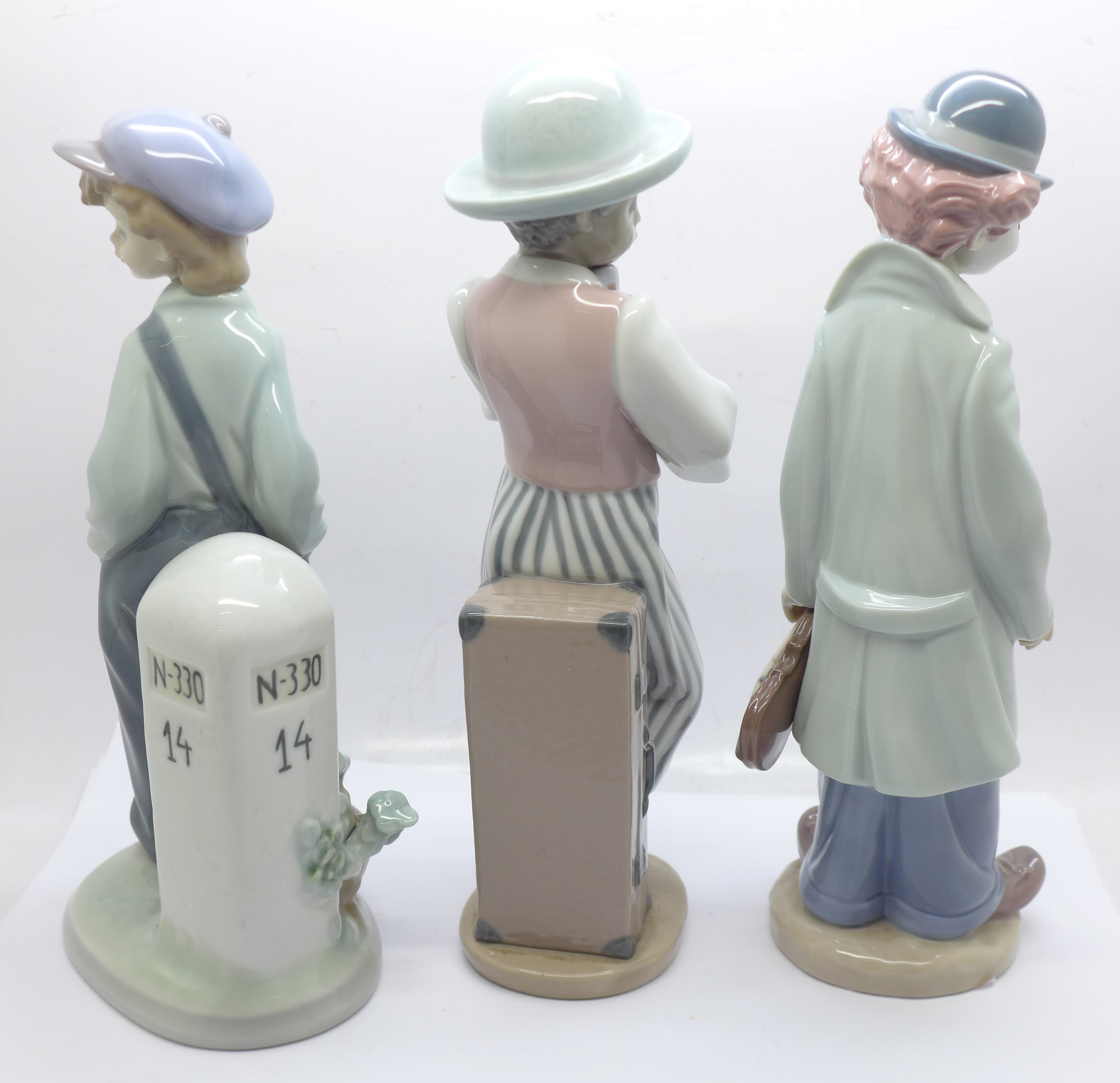 Three Lladro figures, The Wanderer, 22cm, model no. 5400, designer Antonio Ramos, issued 1987, - Image 3 of 5