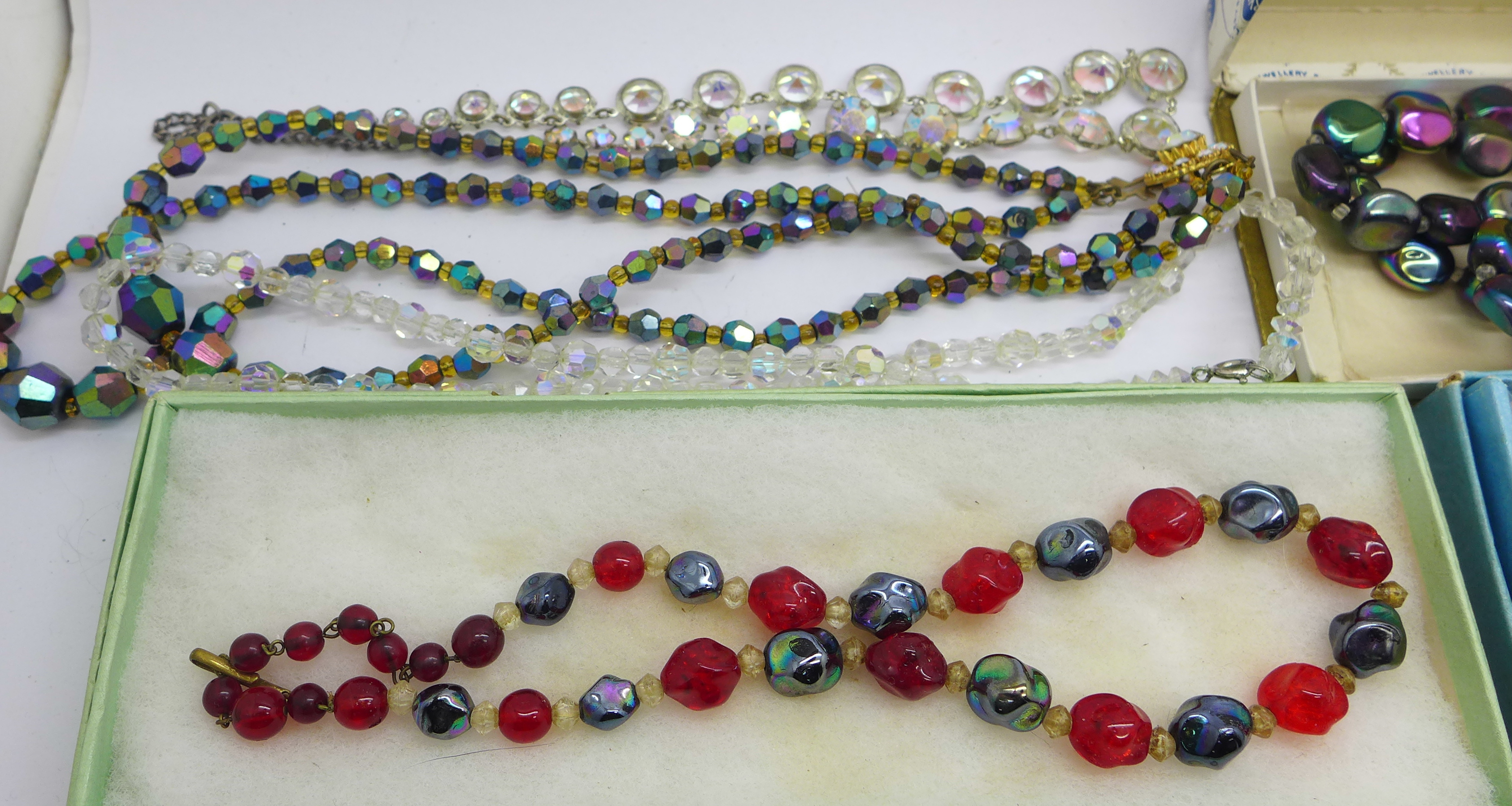 Fifteen vintage glass bead necklaces - Image 4 of 5