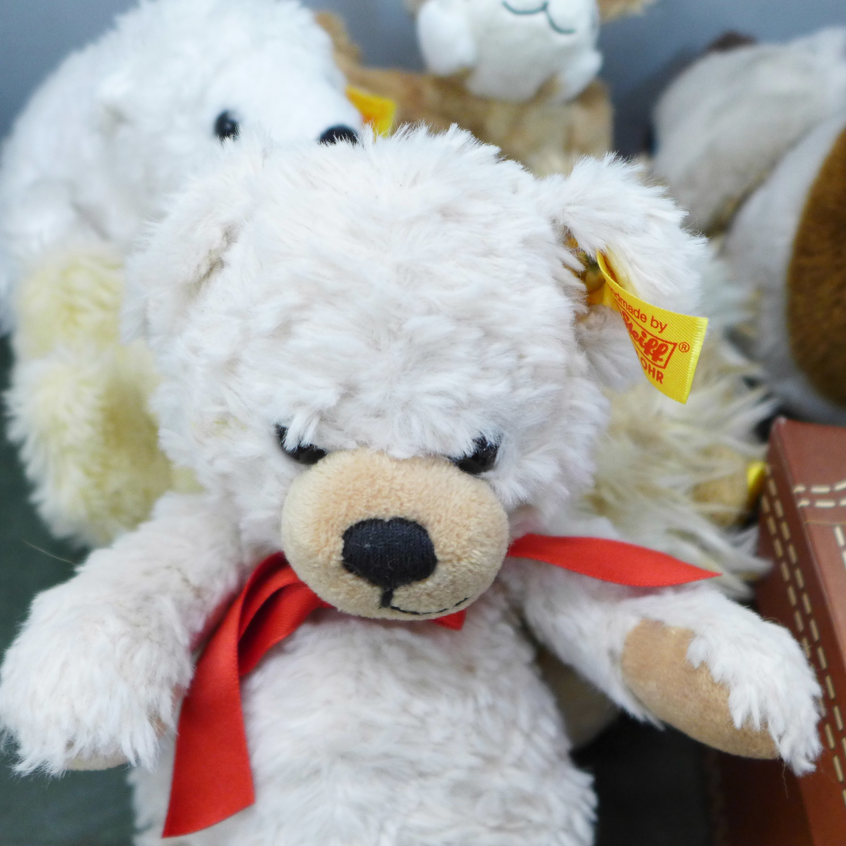 Seven Steiff soft toys and a Steiff case - Image 4 of 4