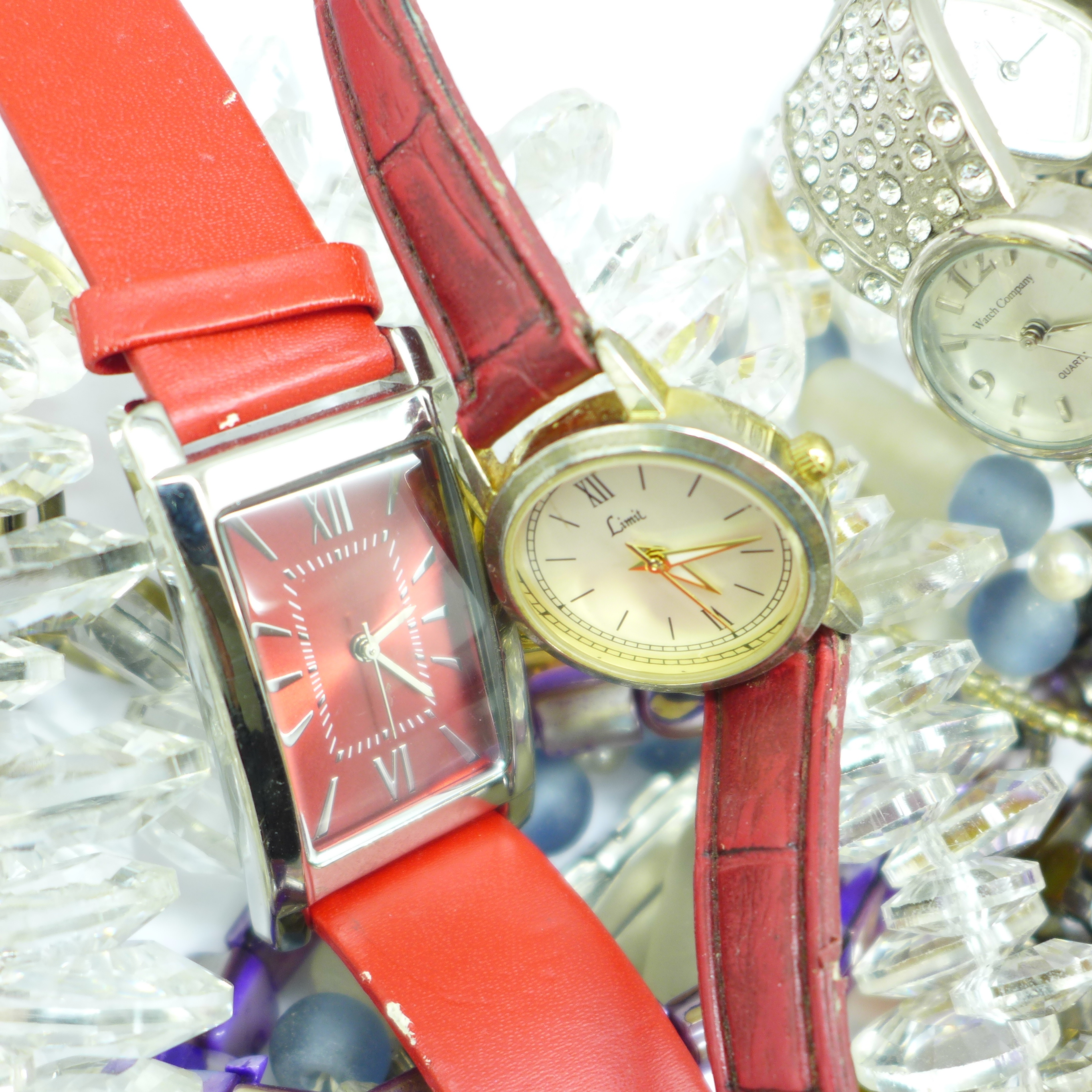 A collection of wristwatches and costume jewellery - Bild 2 aus 5