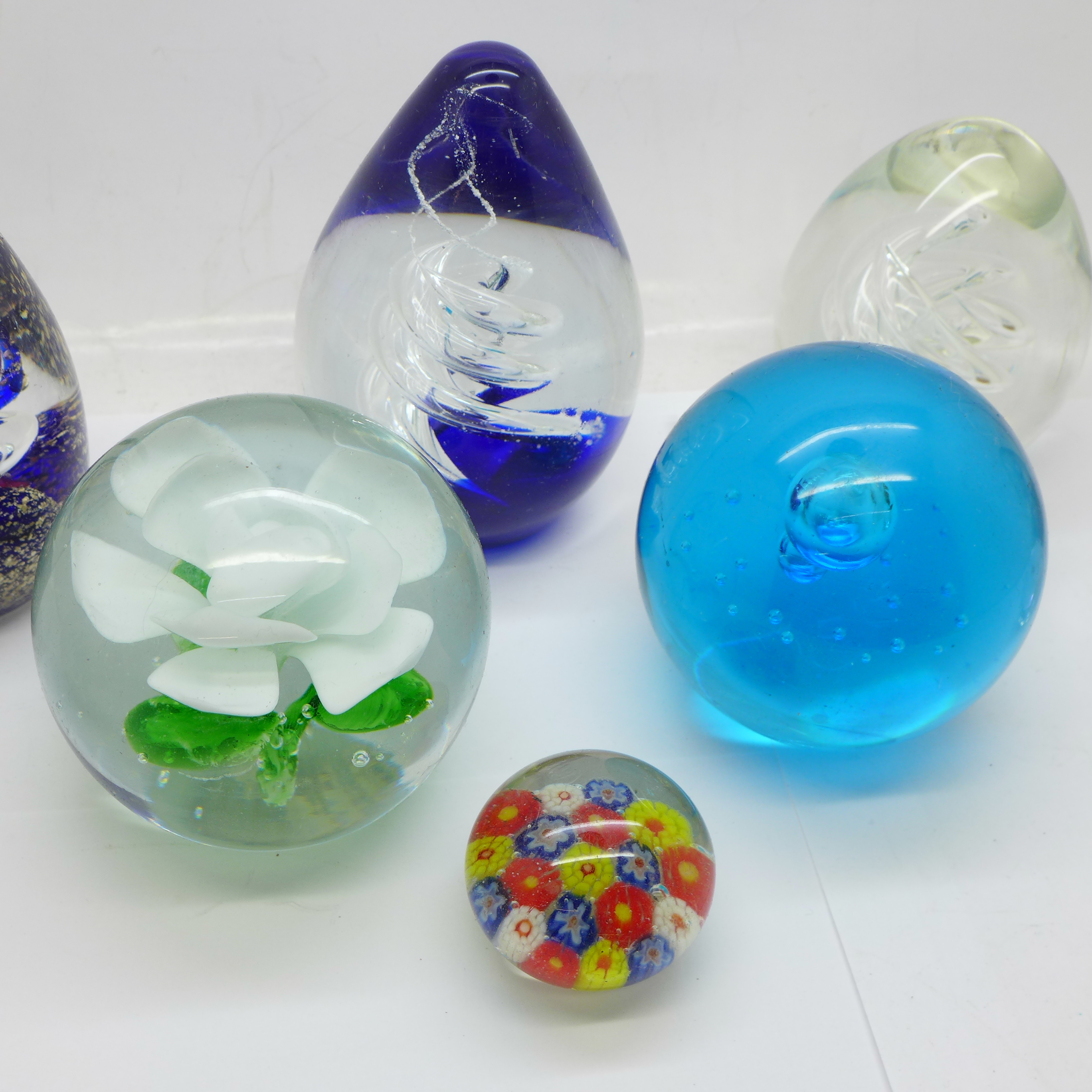 Nine glass paperweights including Millefiori - Image 4 of 4