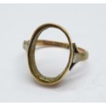 A scrap 9ct gold ring, 3.6g