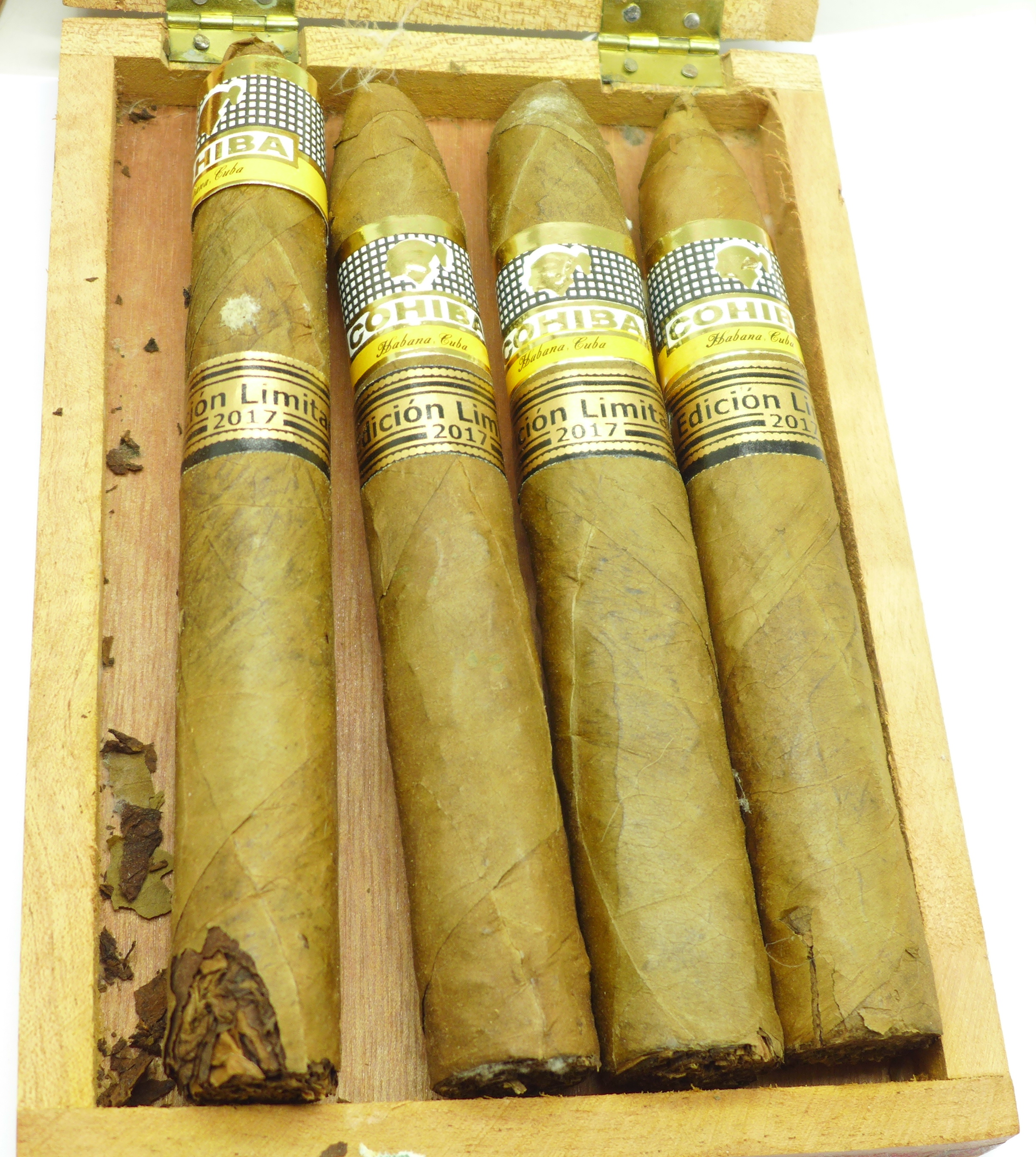 Two boxes of Cuban cigars, one box of five Cuba Selectos, sealed, and one opened box with four - Image 6 of 9