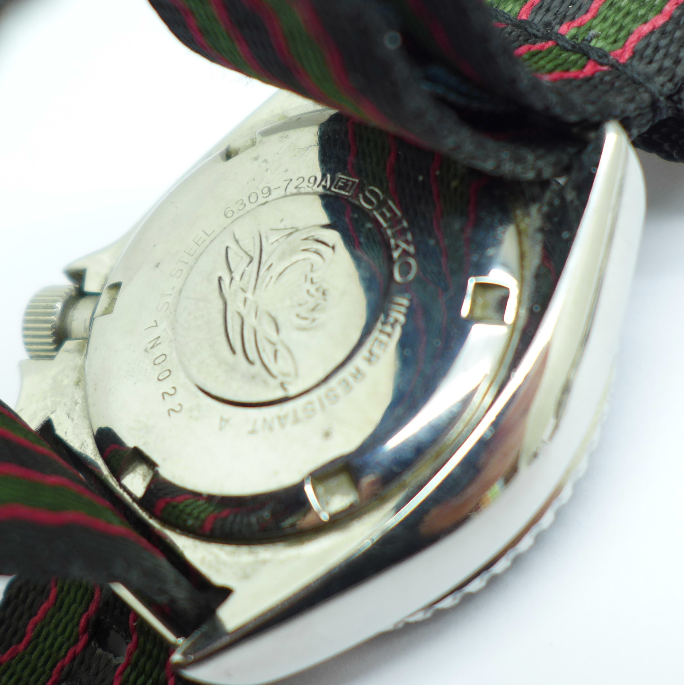 A Seiko diver's automatic wristwatch, 6309-729A-6105-8009T, on a Barton - Image 5 of 7