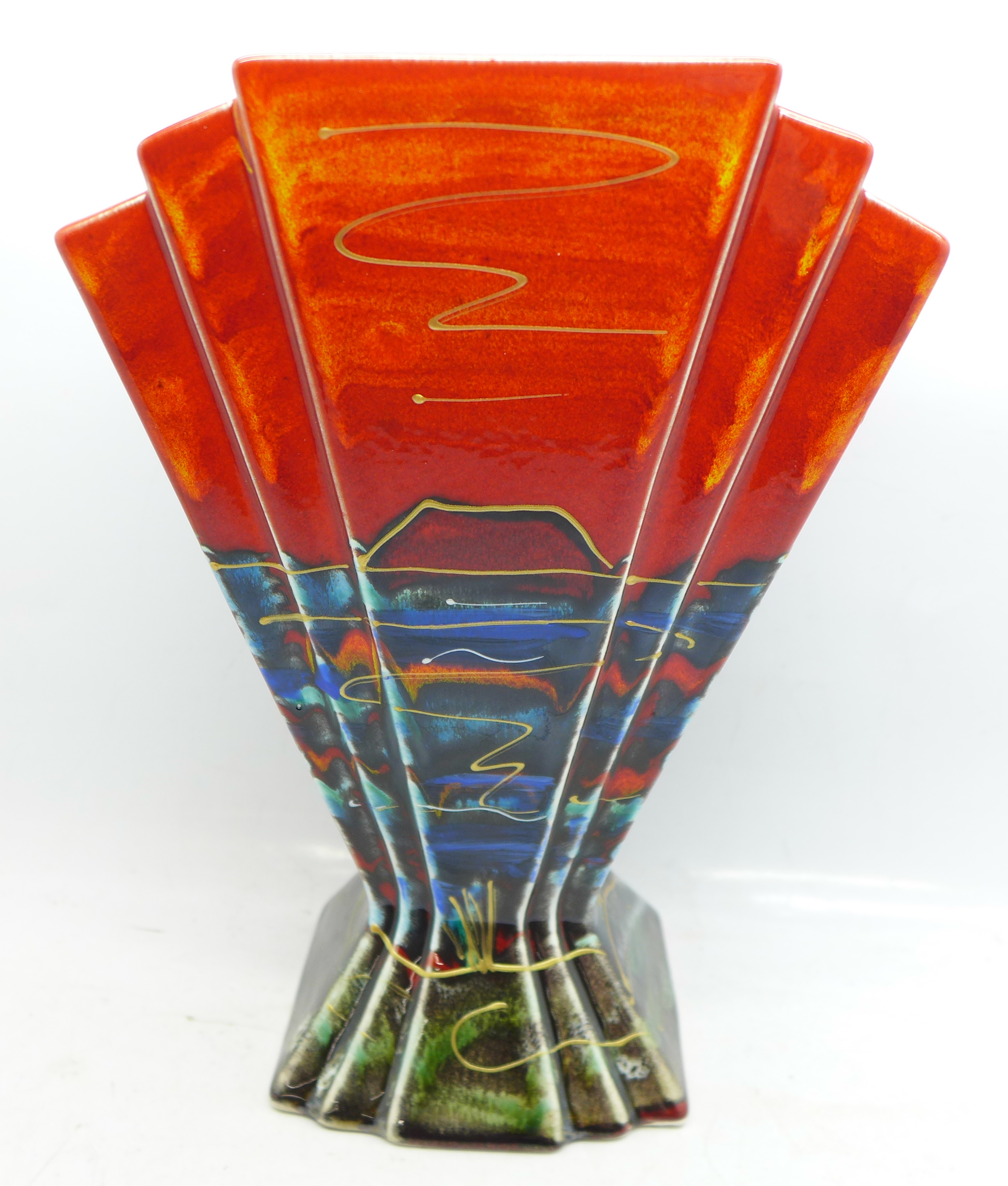 An Anita Harris Art Deco fan shape vase, Puffin design, 22cm, signed in gold on the base - Bild 3 aus 5