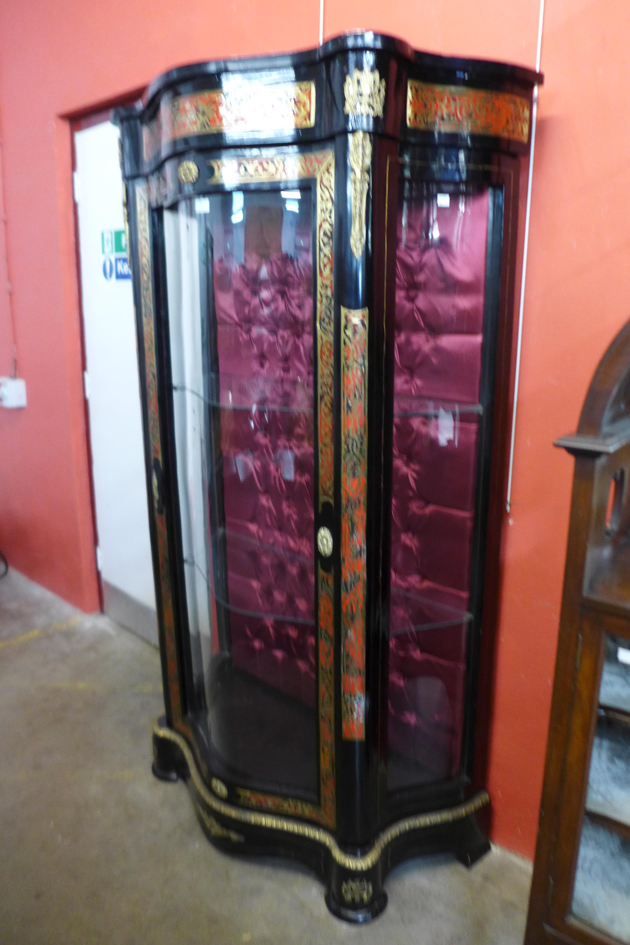 A French Boulle style ebonised, brass and faux tortoiseshell serpentine vitrine - Image 2 of 4