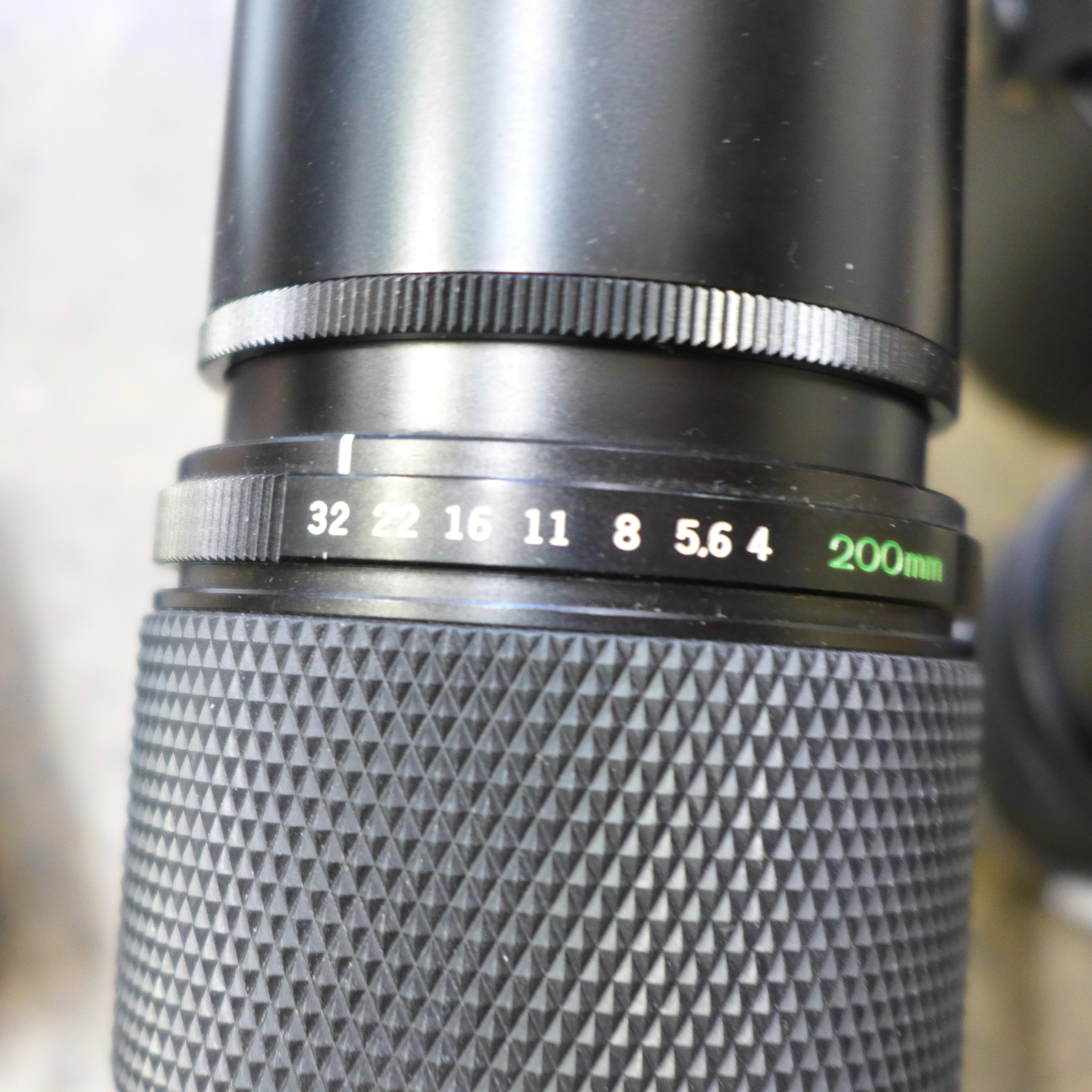 Six Olympus camera lenses including Zuiko digital ED 70-300mm, 200mm F4, 35mm, 28mm, 135mm, - Bild 8 aus 9