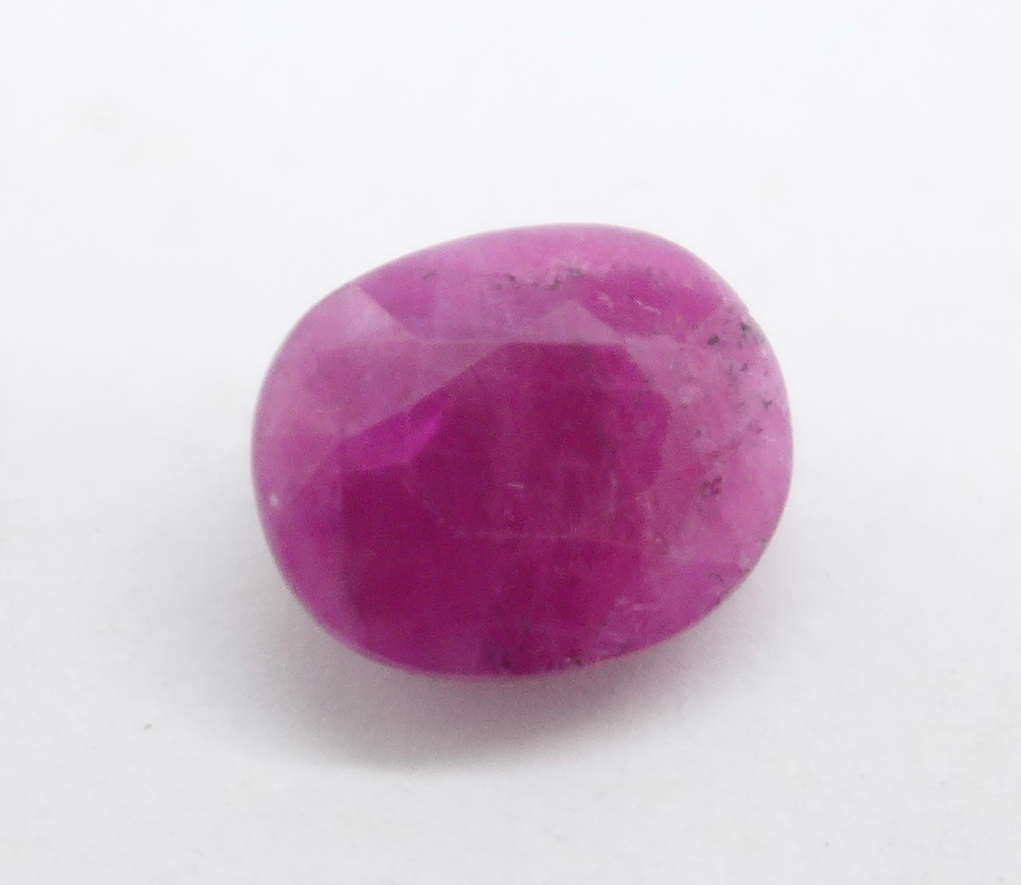 An unmounted ruby, approximately 10mm x 8mm
