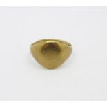 A 9ct gold ring, 5.1g, S