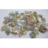 A collection of costume brooches for spares or repair