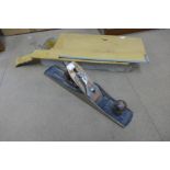 A vintage Record No. 06 woodworking plane