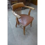An Edward VII oak desk chair, 80cms h x 59cms d