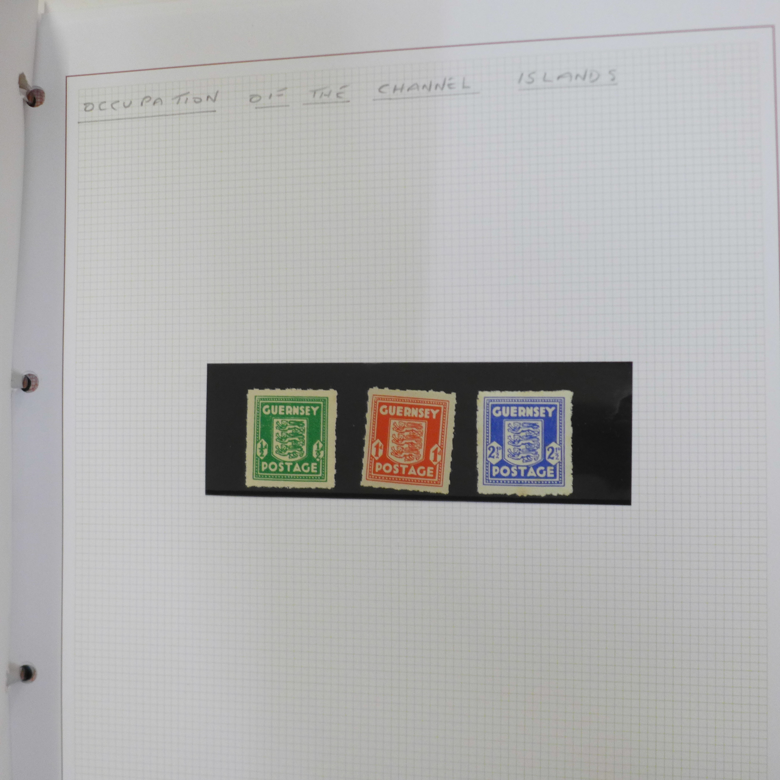 Stamps; two folders with Guernsey commemoratives and gutter-pairs - Bild 2 aus 18