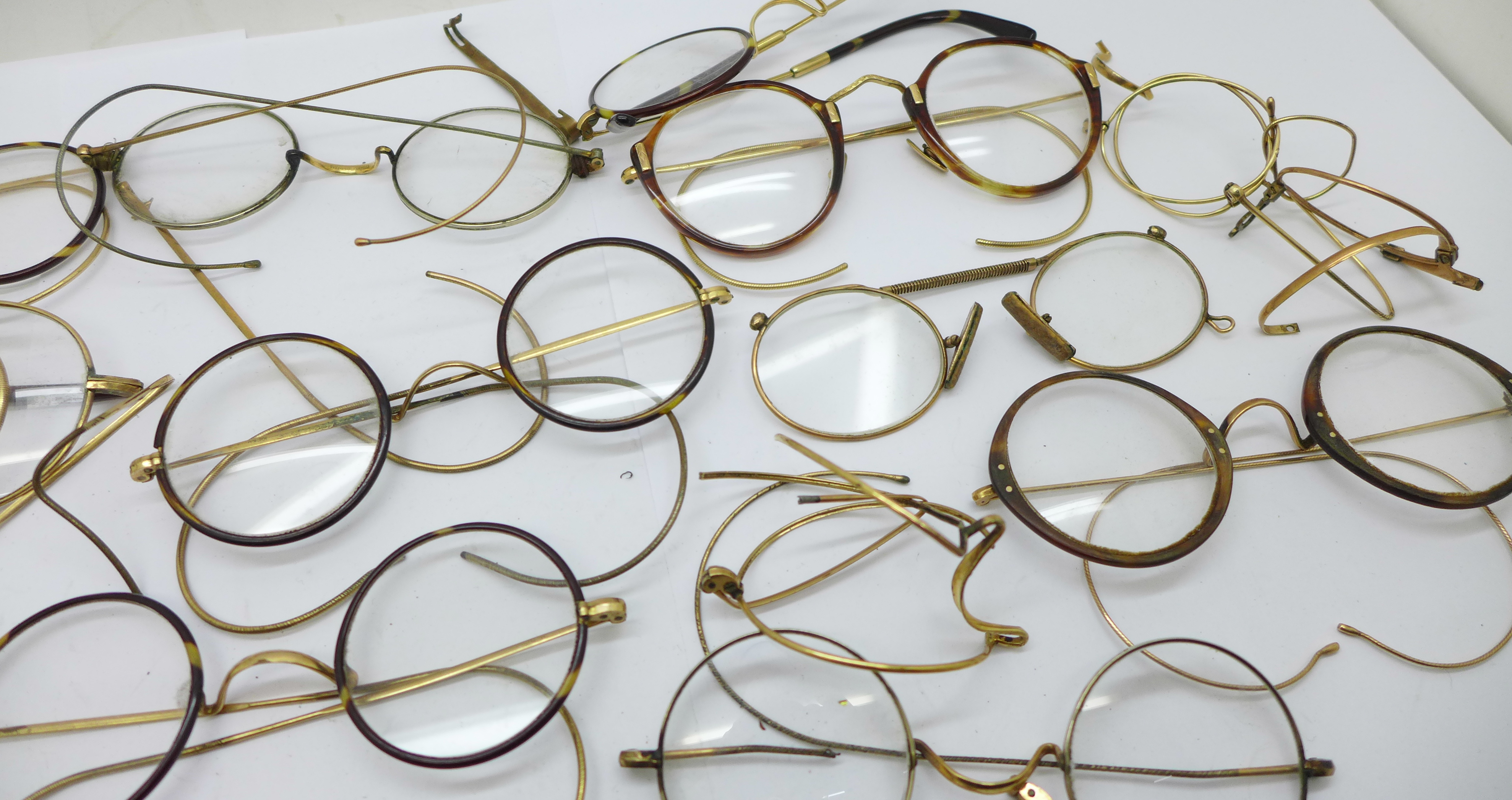 A collection of spectacles, one pair with nose rim marked 9ct, mostly plated, some a/f - Image 3 of 3