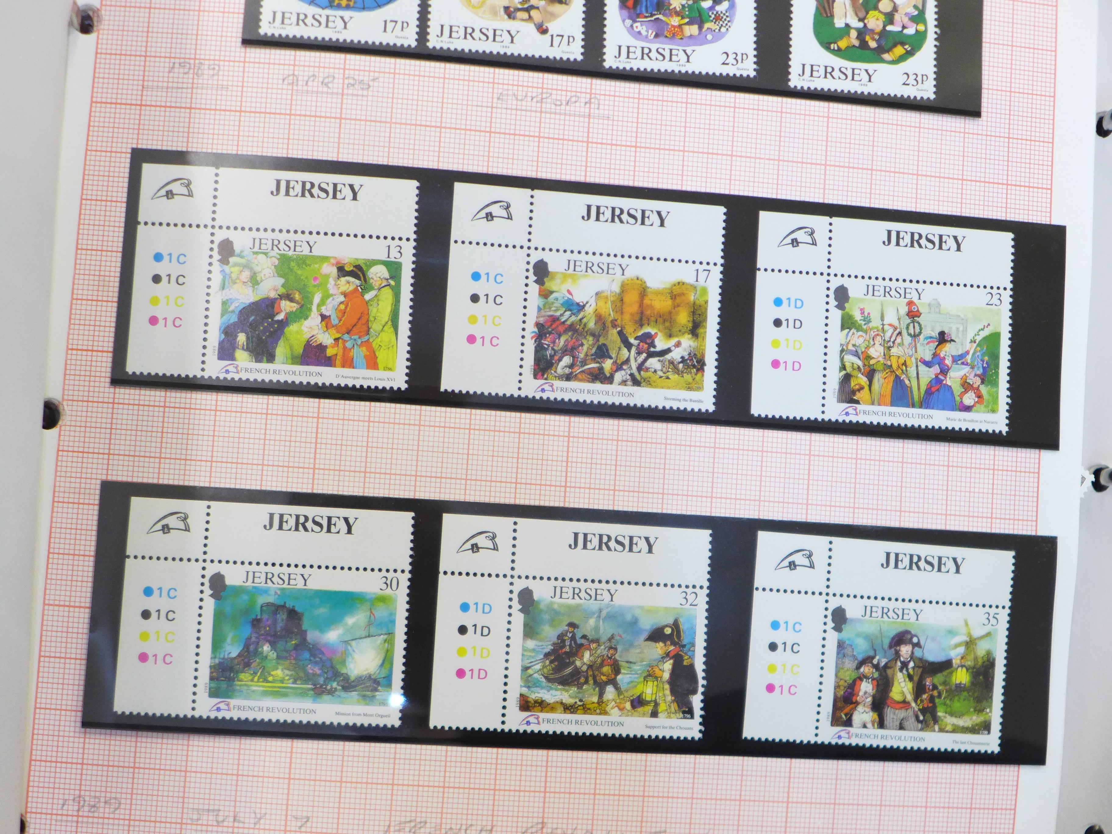 Stamps; two folders with GB commemoratives and one folder of Jersey commemoratives - Bild 10 aus 28