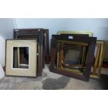 Assorted picture frames (approx 22)