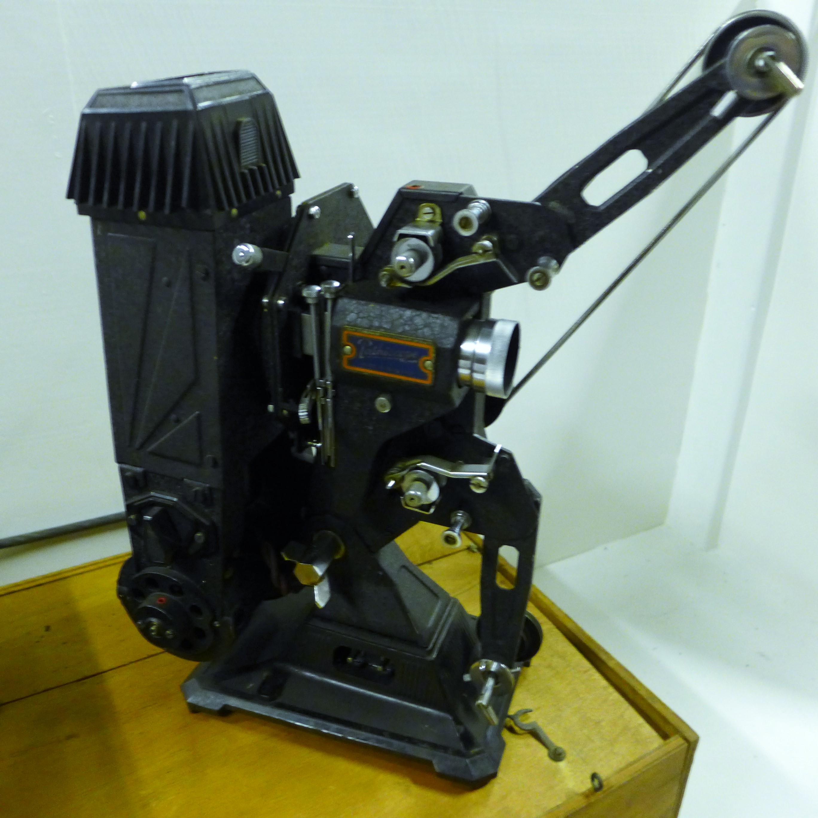 A Pathescope 200B Plus Projector - Image 2 of 8