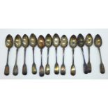 A set of twelve Victorian silver spoons, 225g