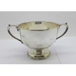 A silver two handled bowl, London 1906, 177g, diameter 9cm