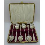 Six silver teaspoons, Sheffield 1923, Cooper Brothers & Sons Ltd., 95g