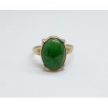 A 9ct gold and jade ring, 3.7g, M