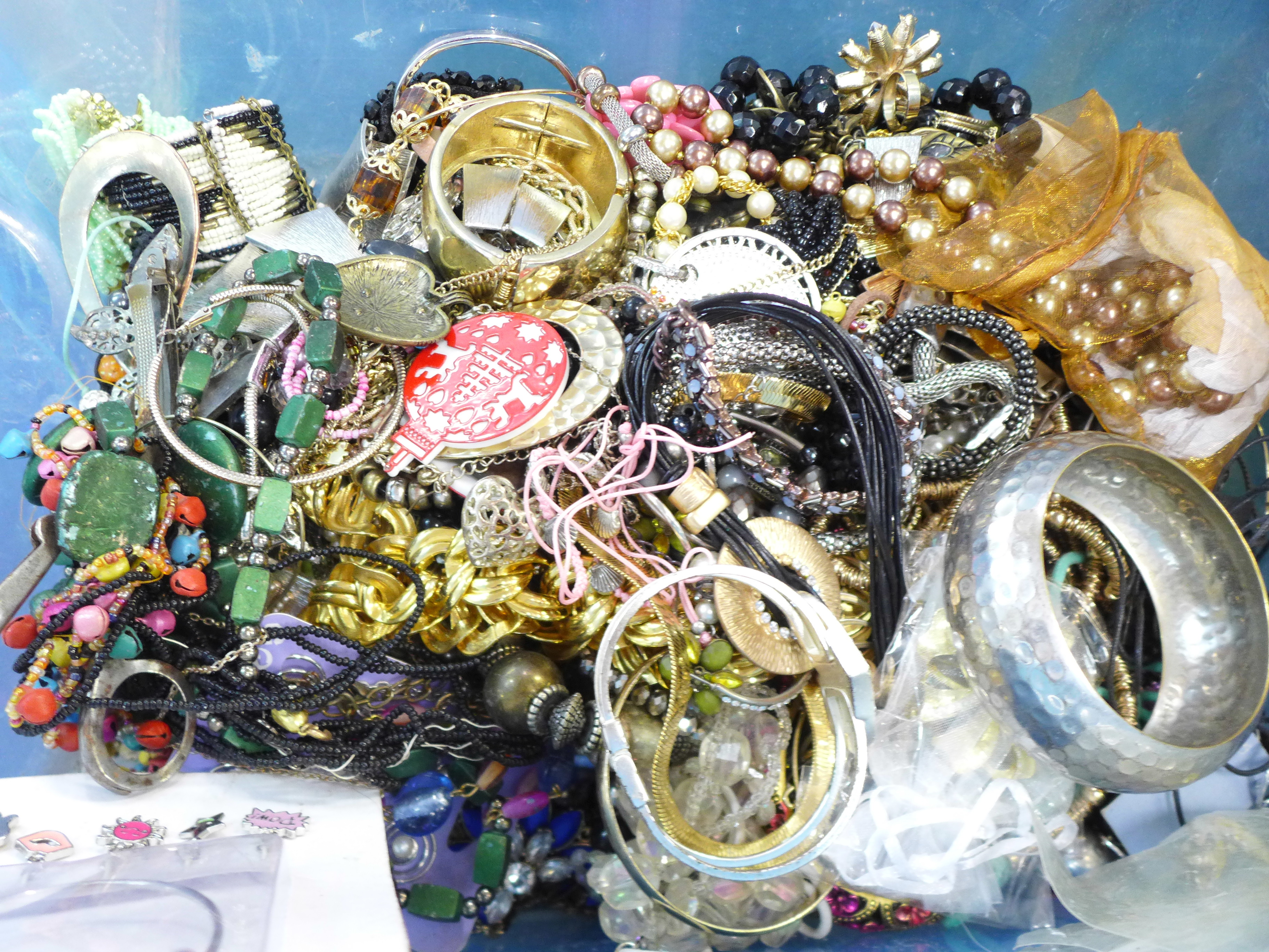 A box of costume jewellery and two display stands - Image 2 of 2